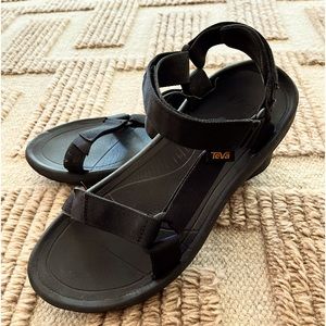 The granola bro Tevas you’ve been looking for.